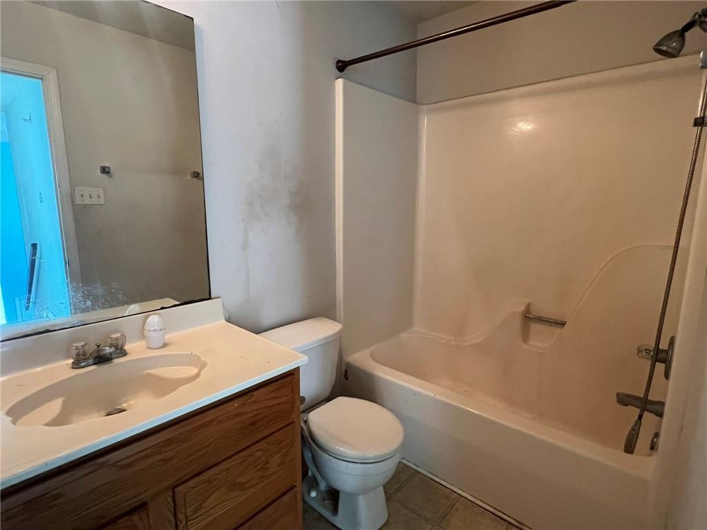 1312 KINGS Row