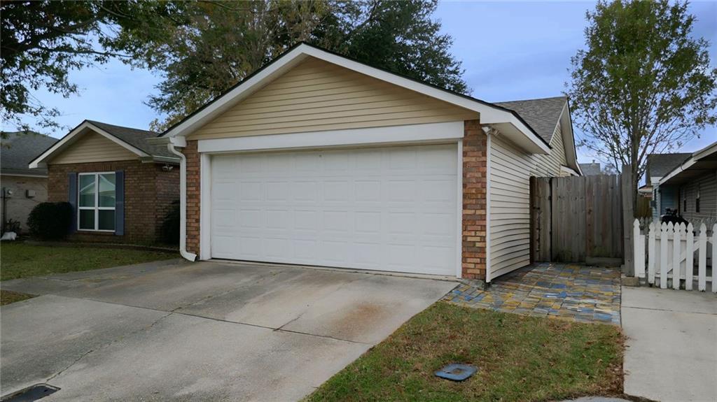 392 LONGWOOD Drive