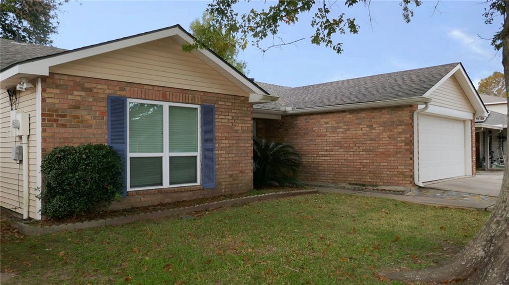 392 LONGWOOD Drive