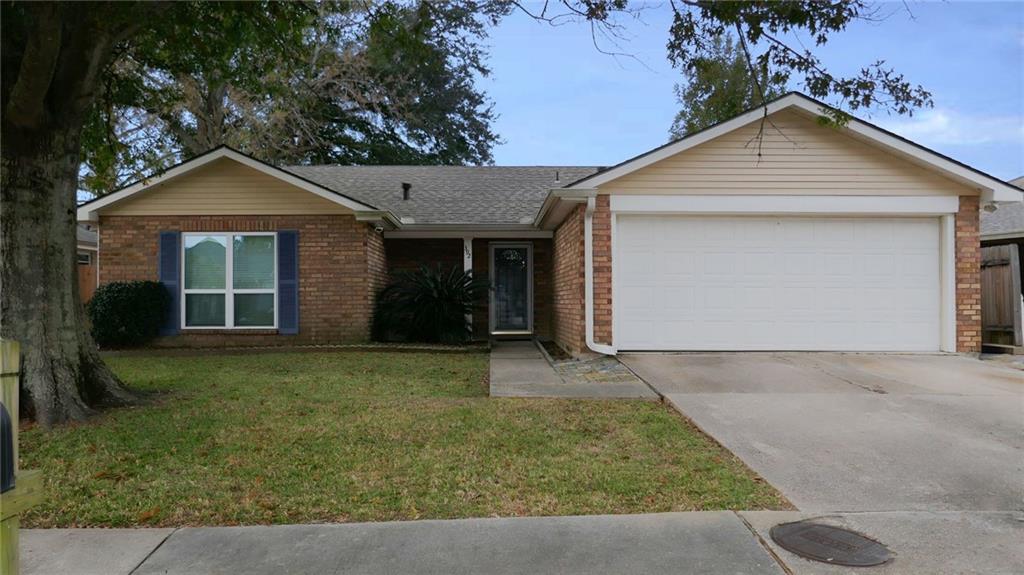 392 LONGWOOD Drive