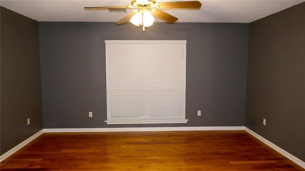 392 LONGWOOD Drive