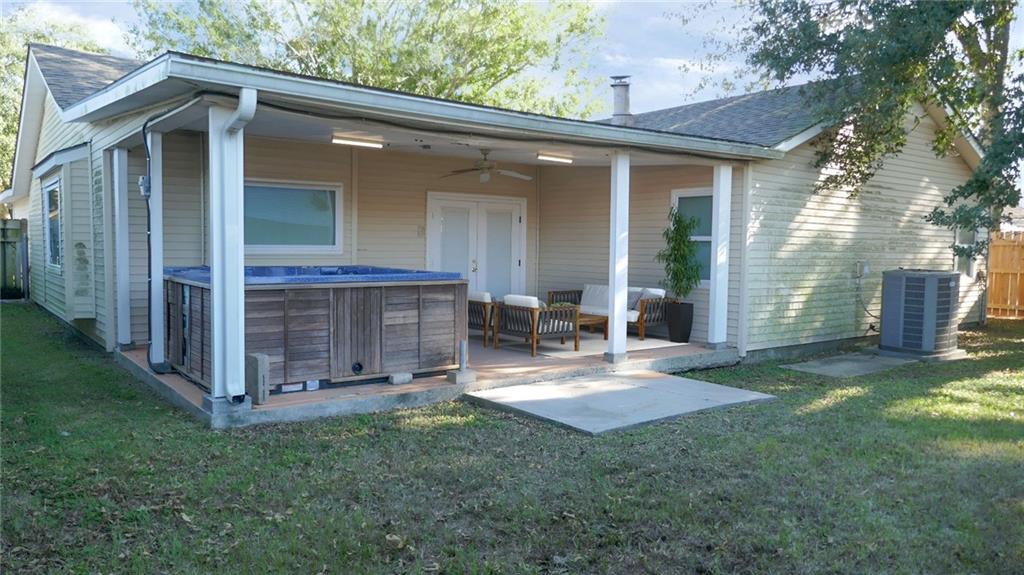 392 LONGWOOD Drive