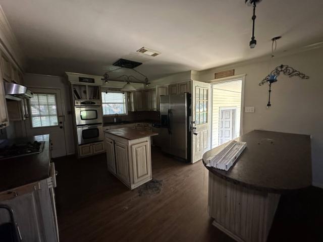 10986 HIGHWAY 1033 Highway