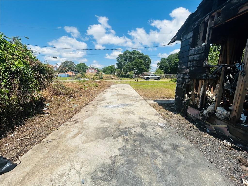 2423 ELMWOOD PARK Drive