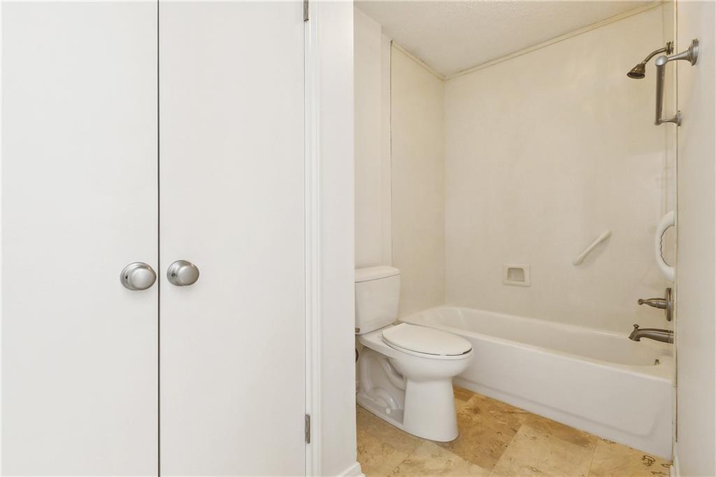 2812 STEAMSHIP Circle D