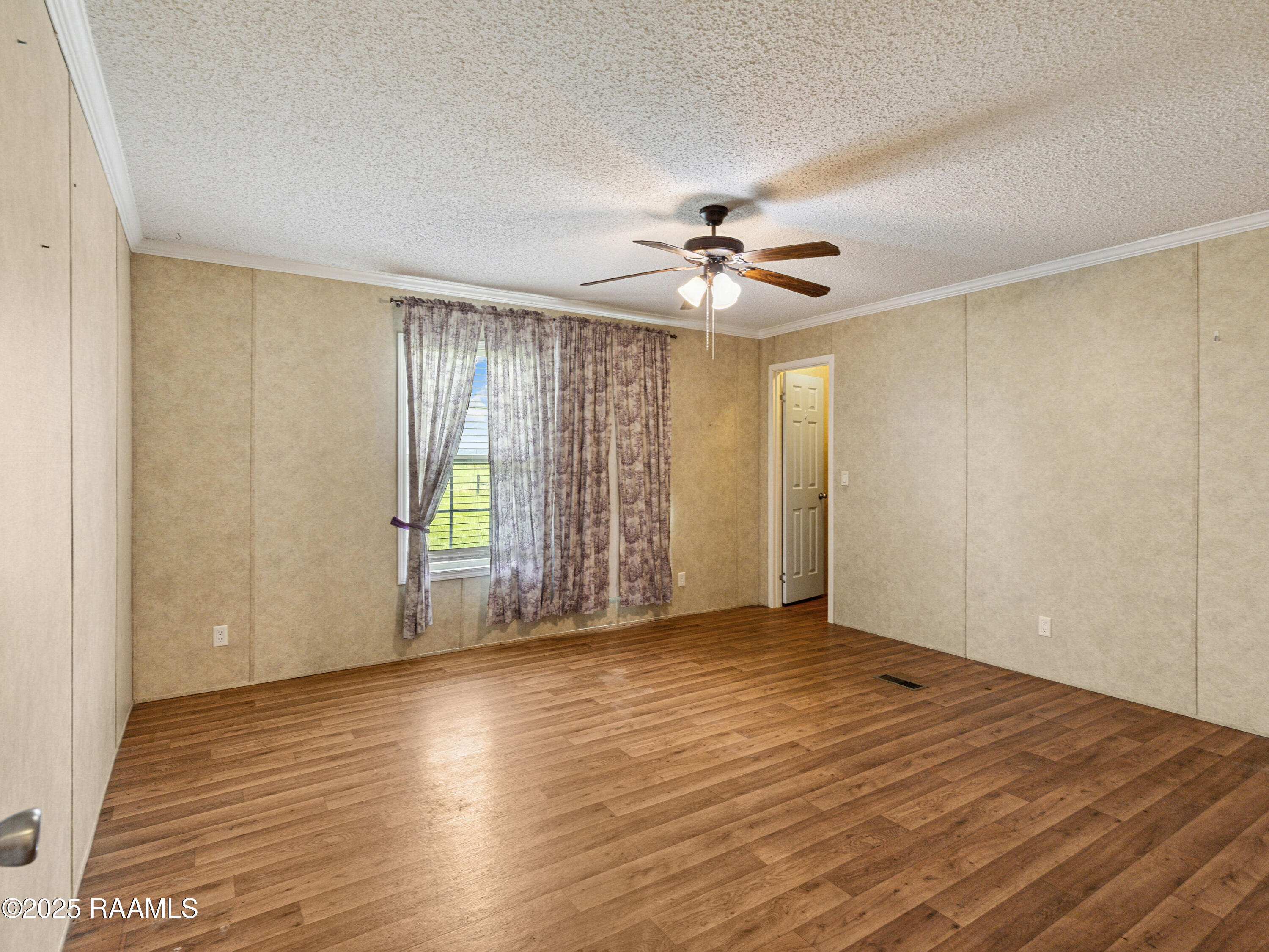 6917 Evangeline Highway