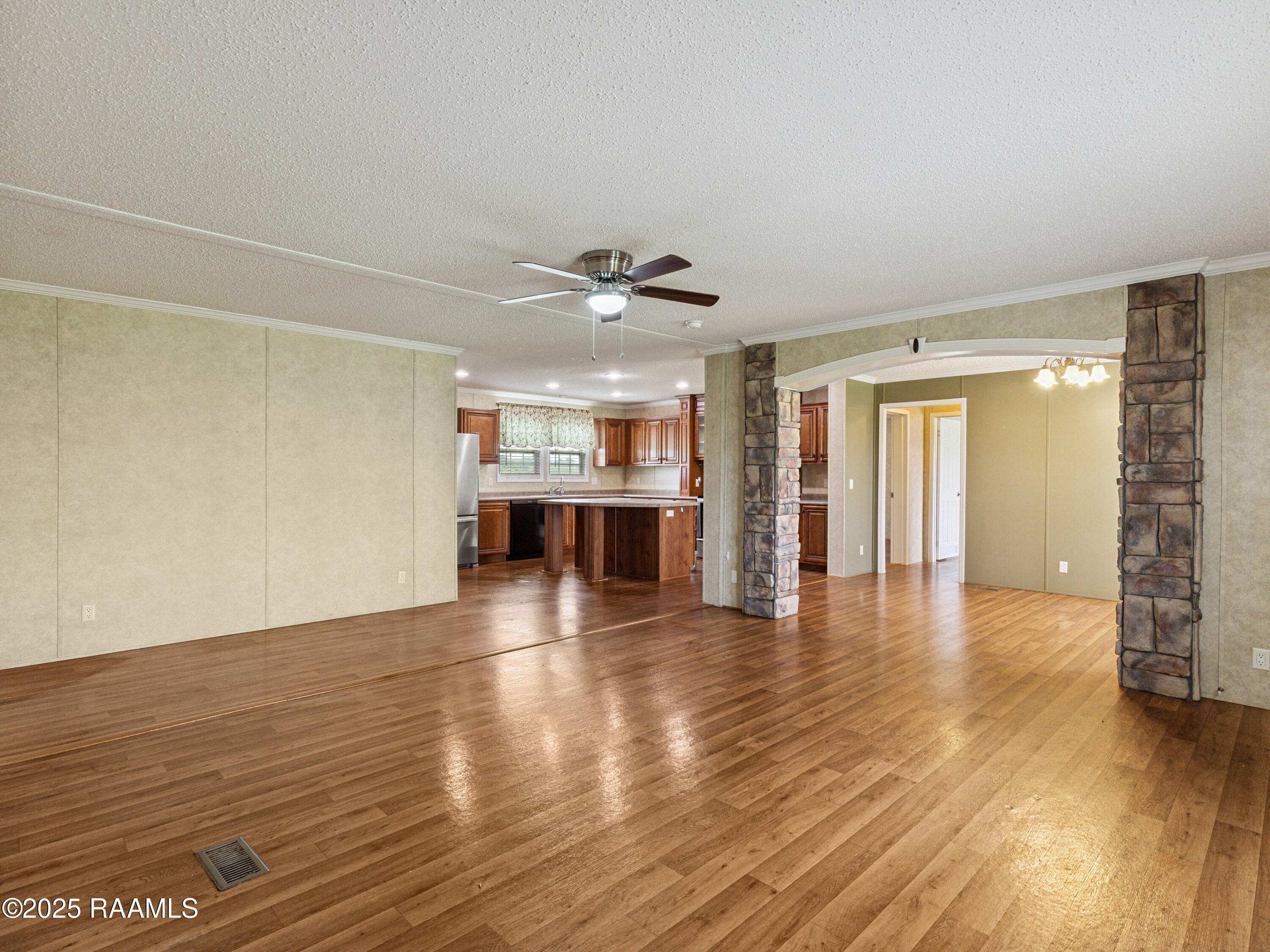 6917 Evangeline Highway