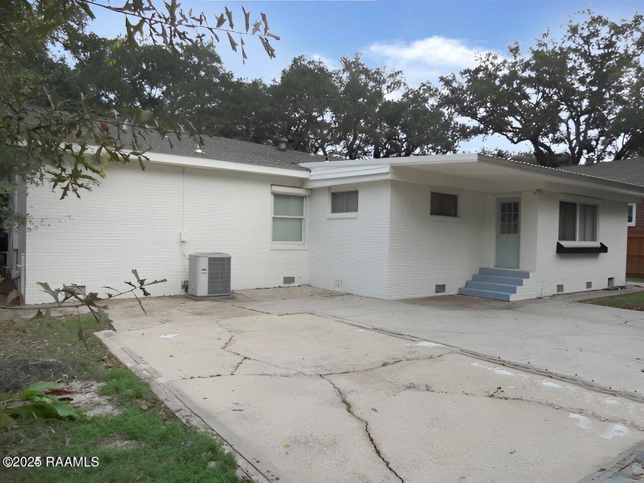 102 Myrtle Oak Drive