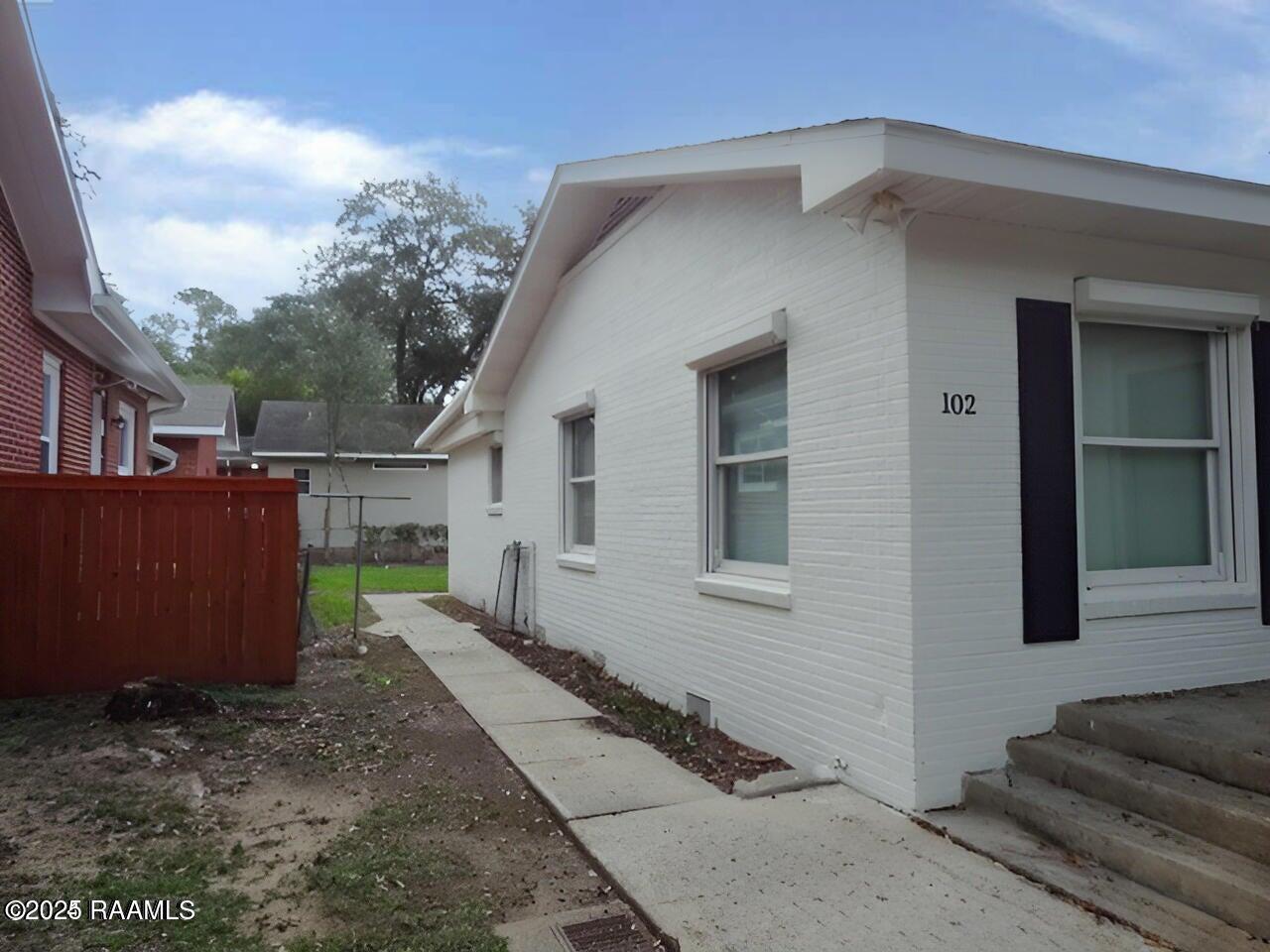 102 Myrtle Oak Drive