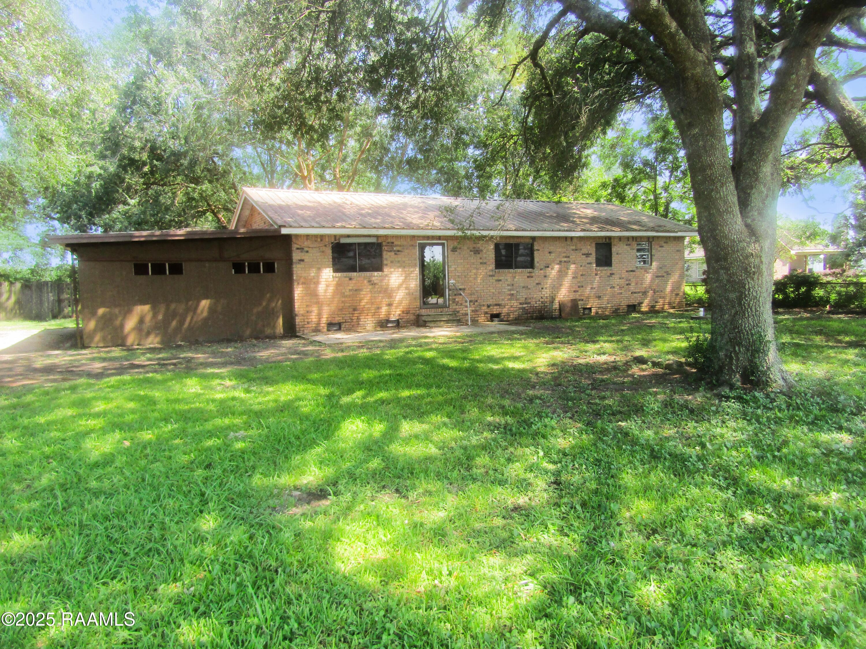 1108 Coteau Road