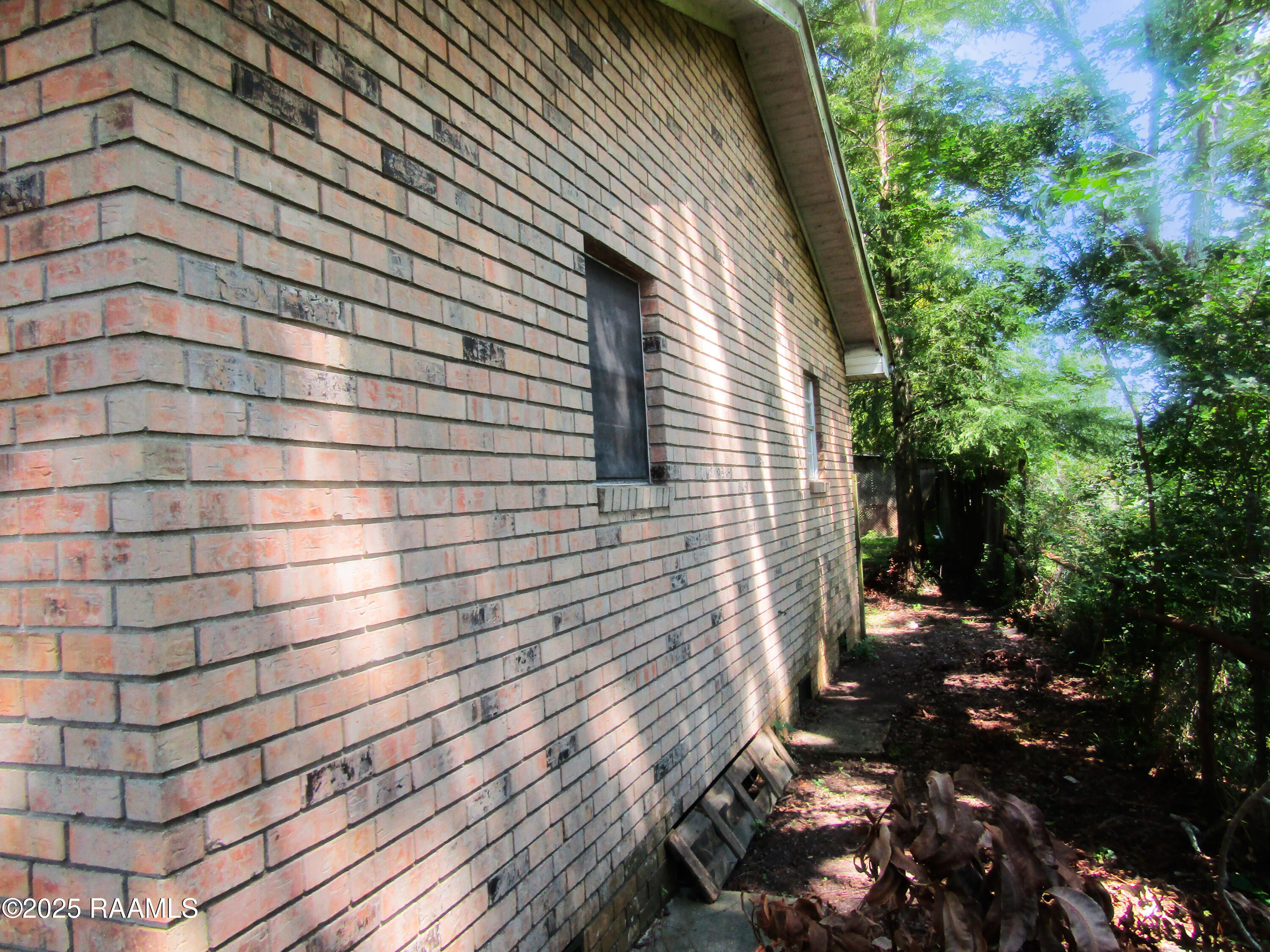 1108 Coteau Road