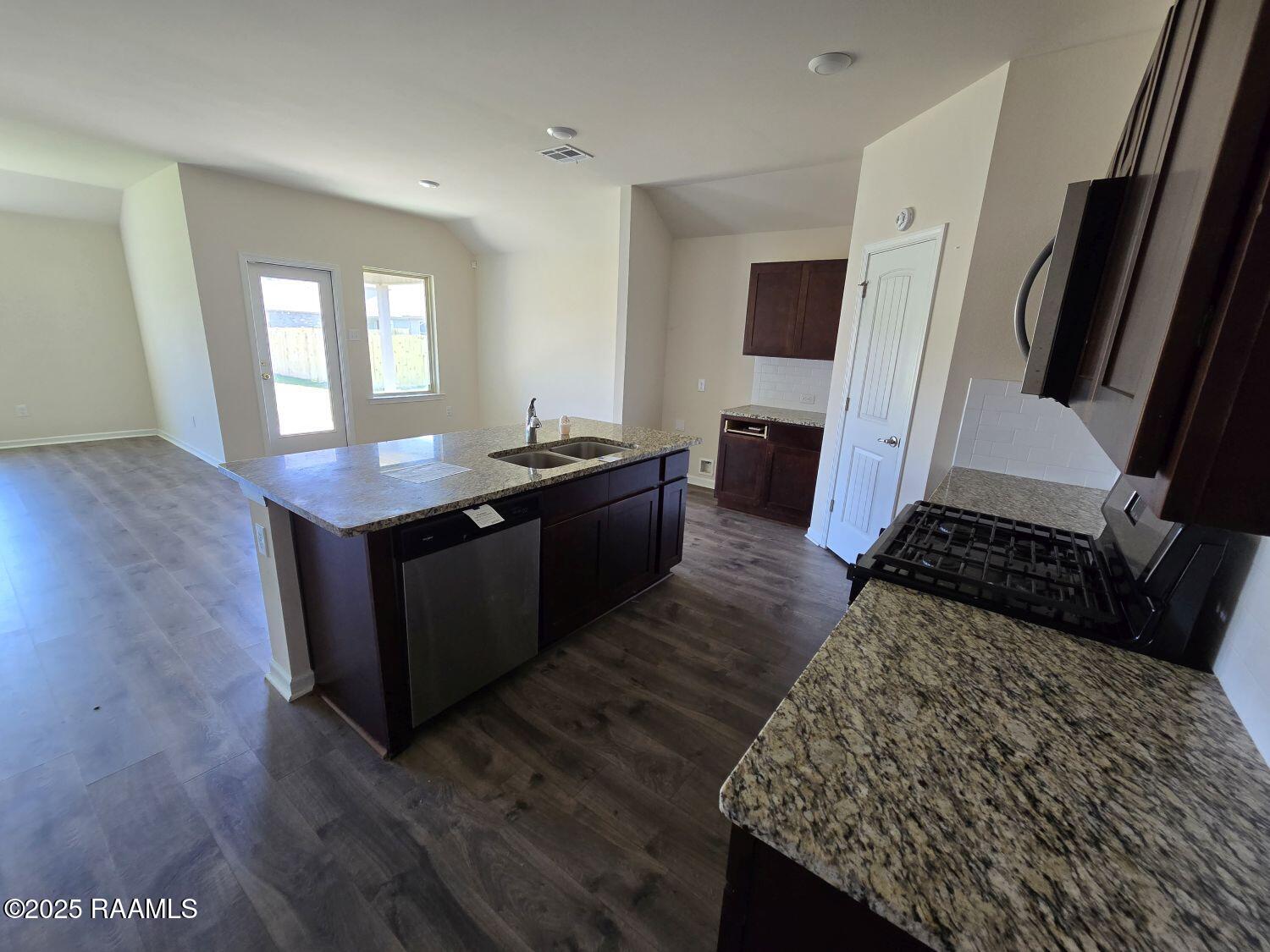 105 Chestnut Oak Drive