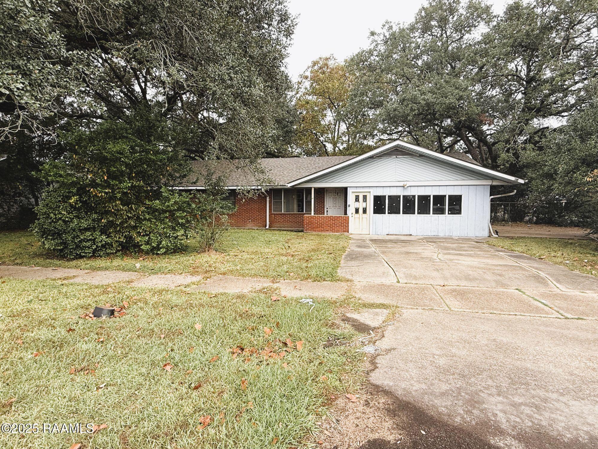 450 E Vine Avenue
