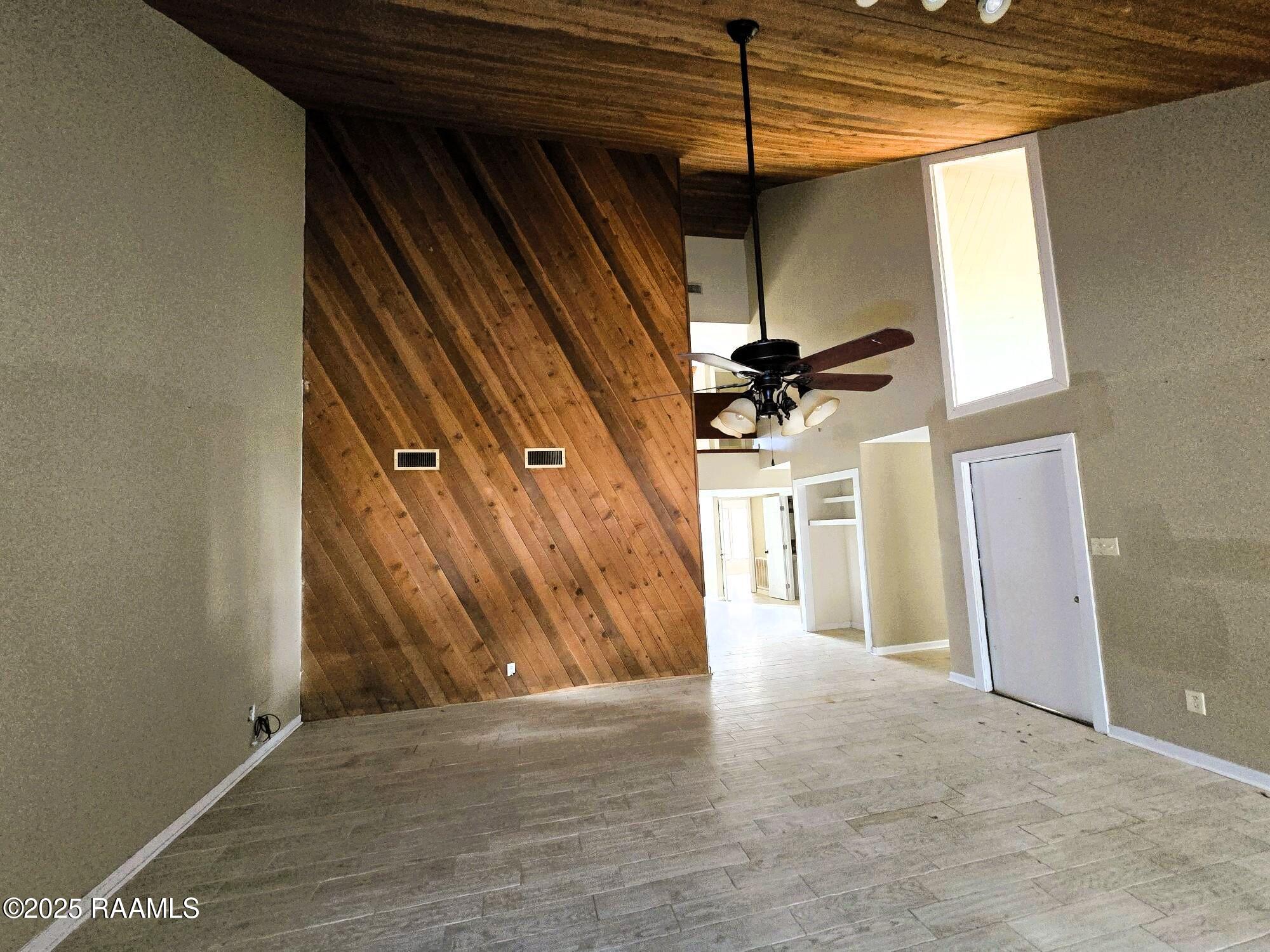 1212 N Wilderness Trail Trail