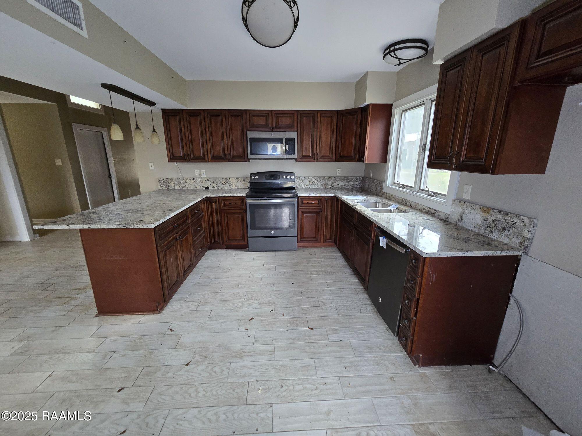 1212 N Wilderness Trail Trail