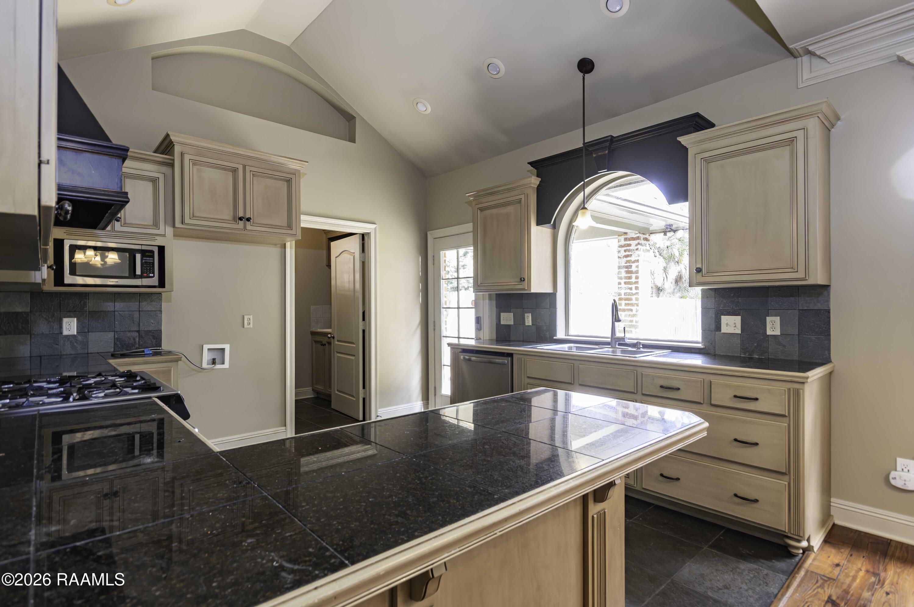 209 Metairie Court