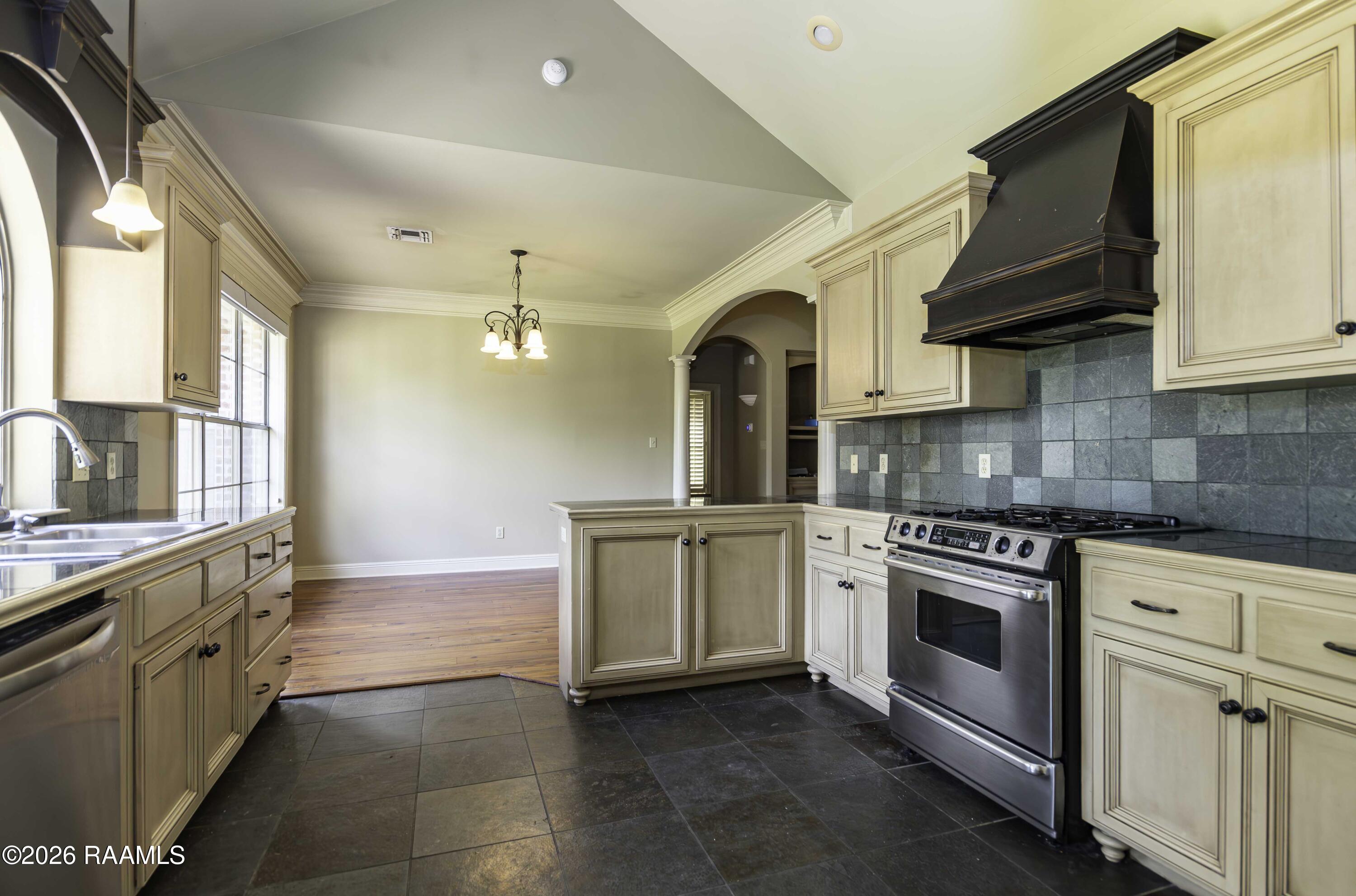 209 Metairie Court