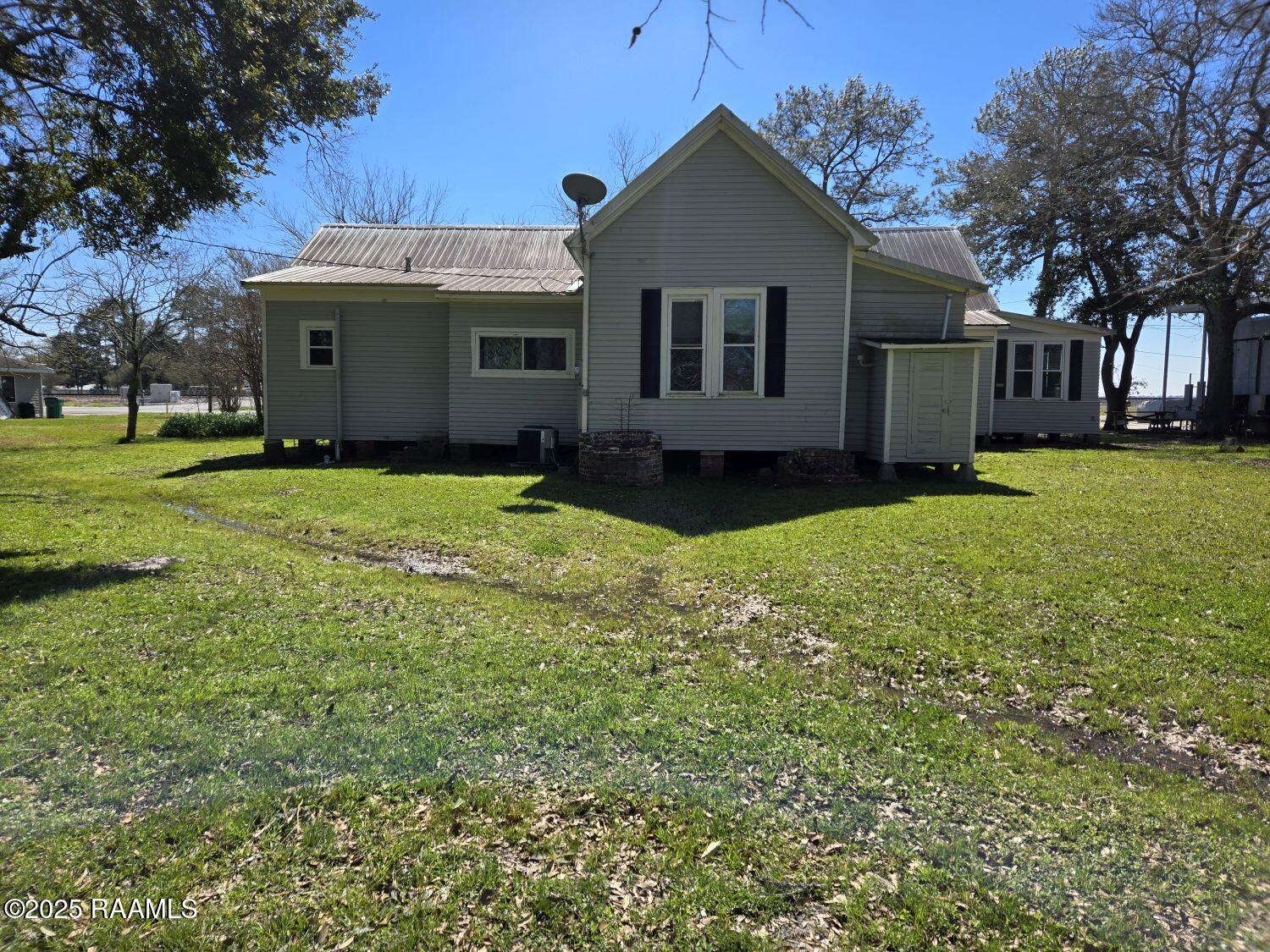 220 Front Avenue