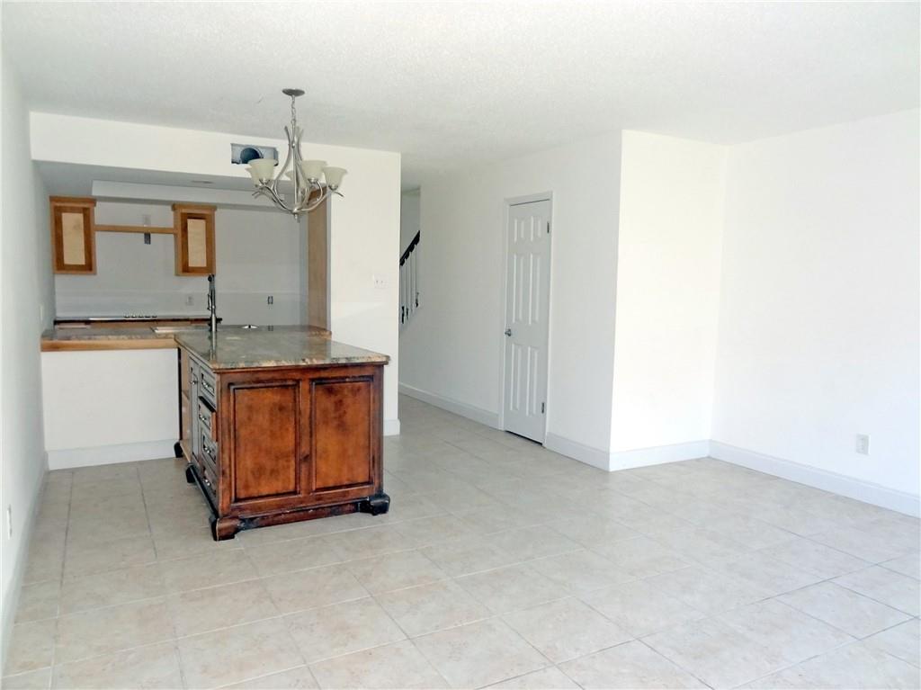 1600 MARSEILLE Drive 31