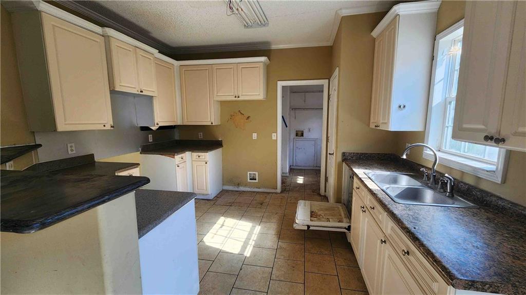 5177 MONTEGUT Drive