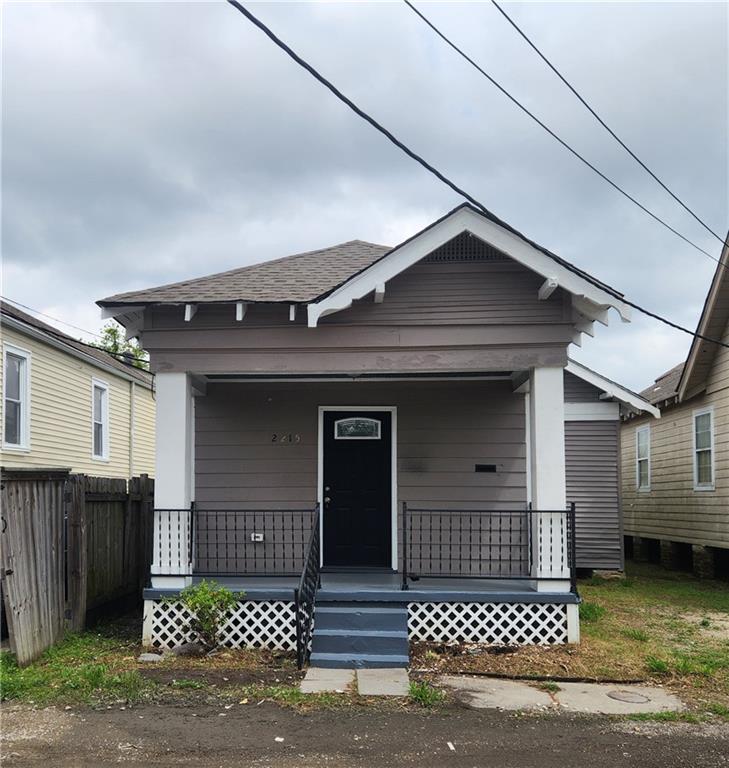 2215 MANDEVILLE Street