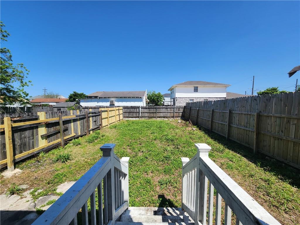 2215 MANDEVILLE Street