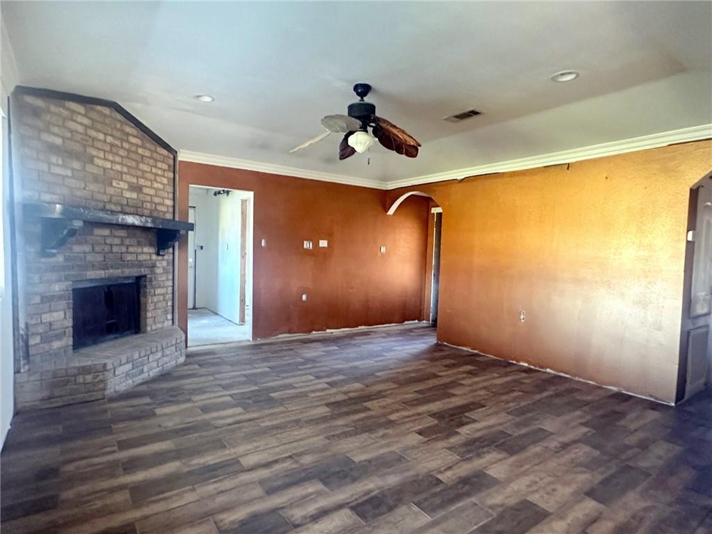 2413 YORKTOWNE Drive