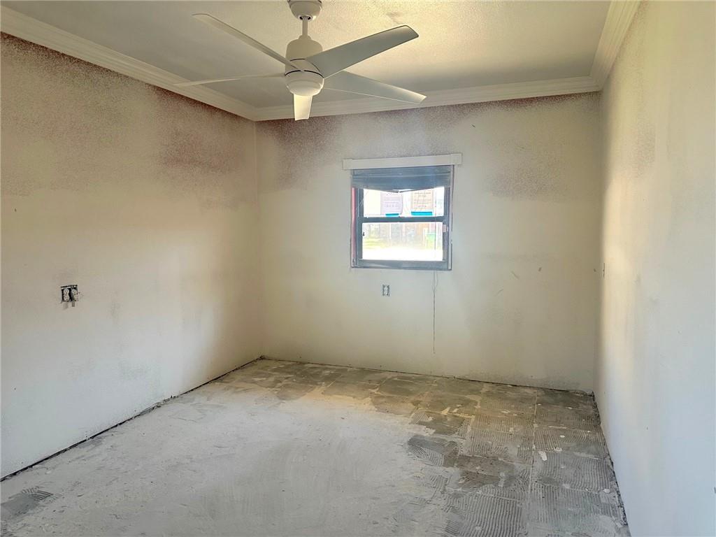 2413 YORKTOWNE Drive