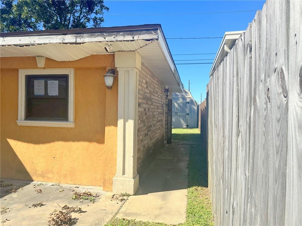 2413 YORKTOWNE Drive