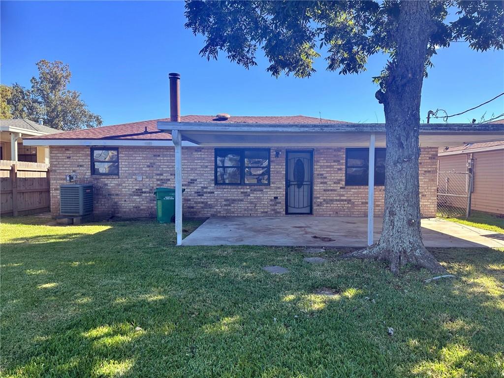 2413 YORKTOWNE Drive
