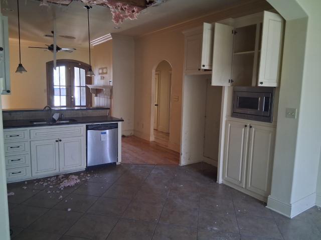 2858 GARDEN LAKES Court