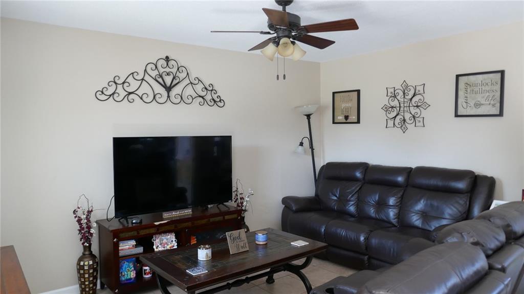 3280 COMMANDER Lane