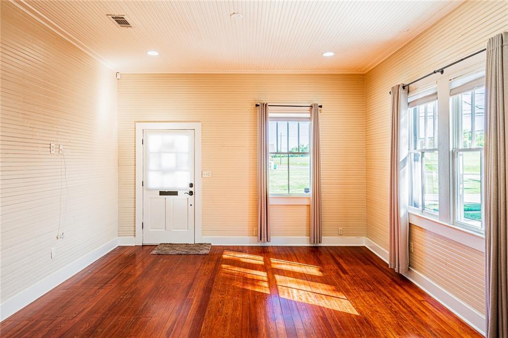 104 JEFFERSON HEIGHTS Avenue