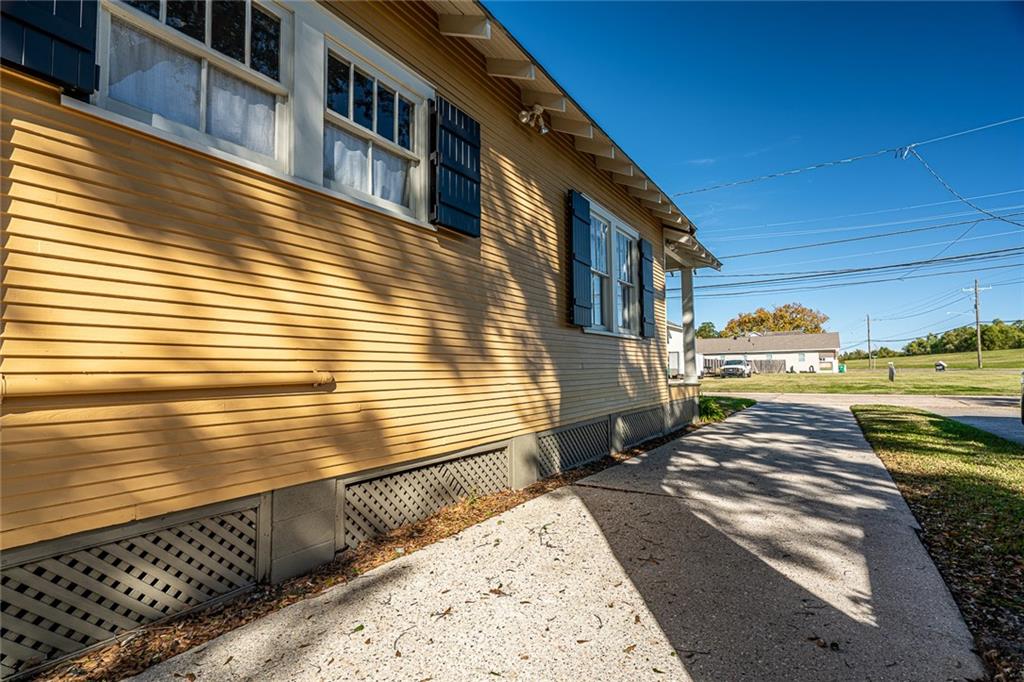 104 JEFFERSON HEIGHTS Avenue