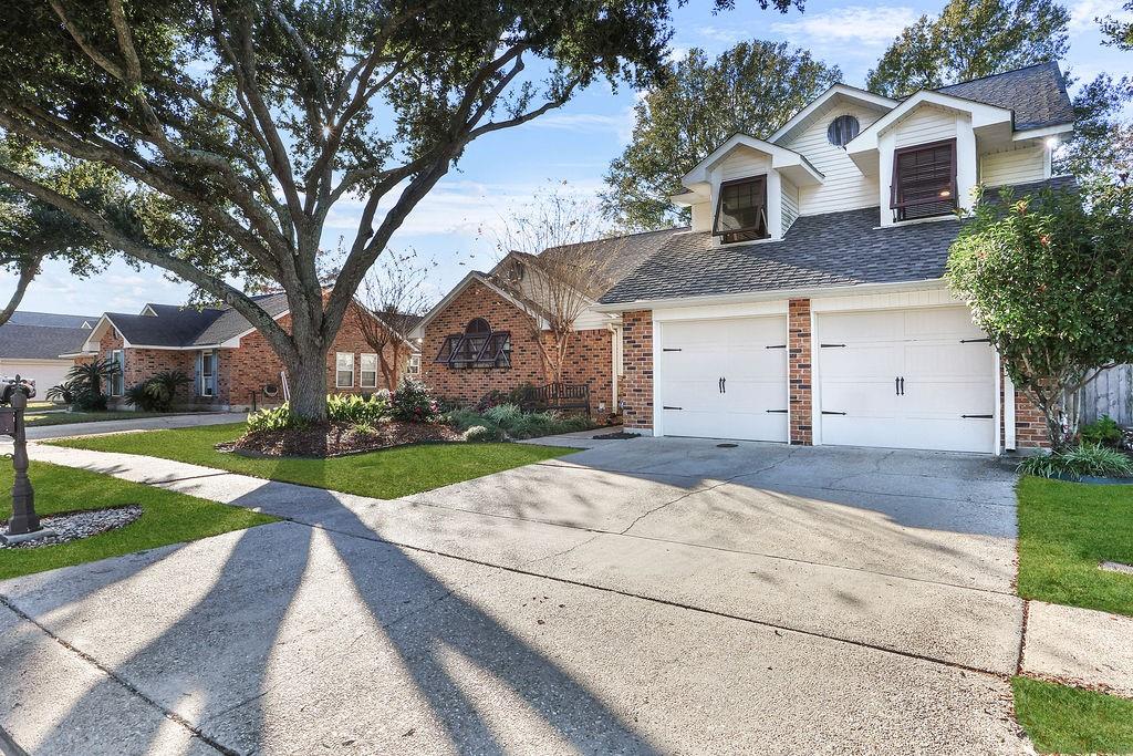 2219 LAUREL VALLEY Drive