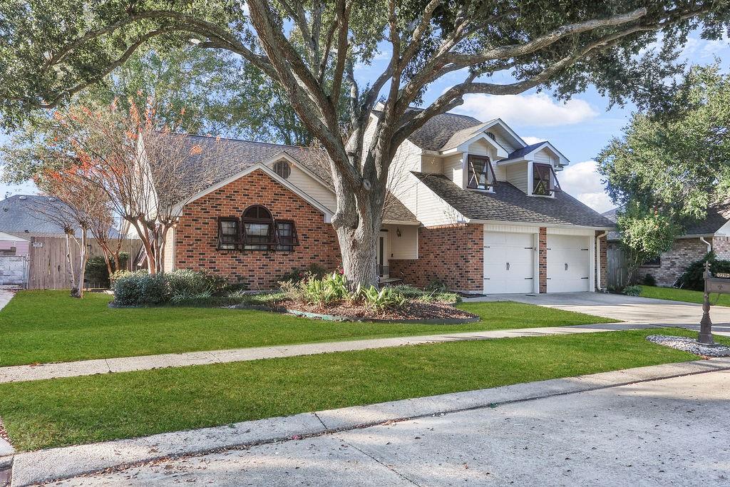 2219 LAUREL VALLEY Drive