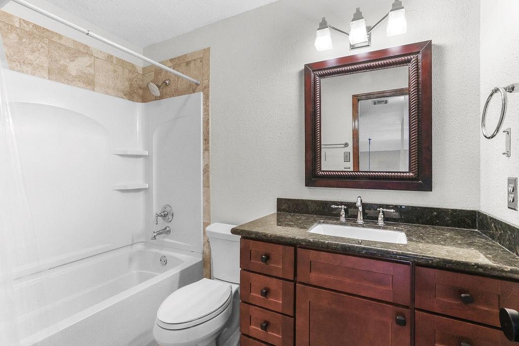 2219 LAUREL VALLEY Drive