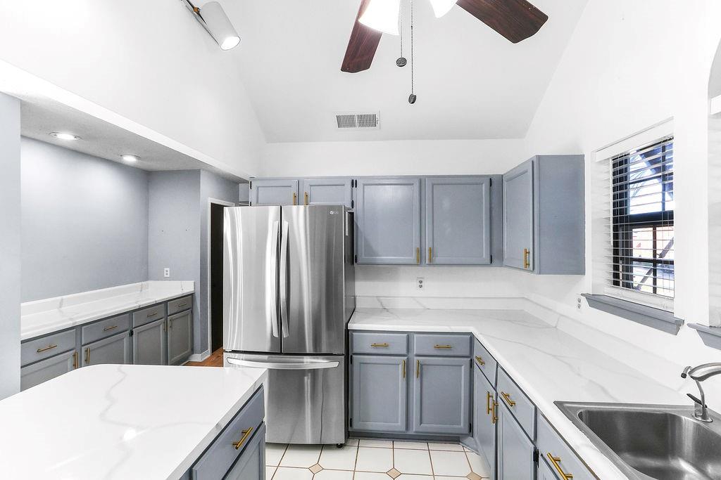 2219 LAUREL VALLEY Drive