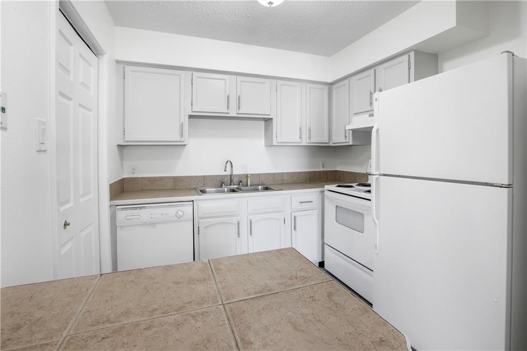 812 MARTIN BEHRMAN Avenue M