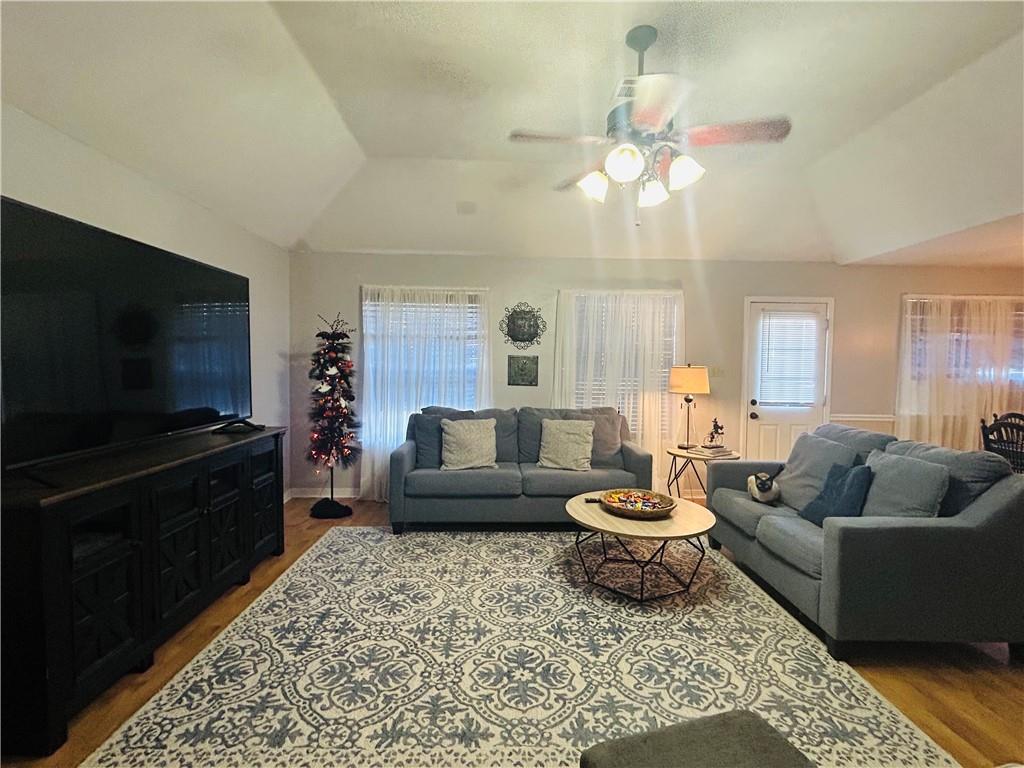 329 LONGVIEW Drive
