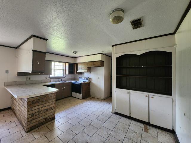 6040 W PERIMETER Drive