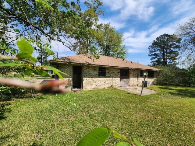 6040 W PERIMETER Drive