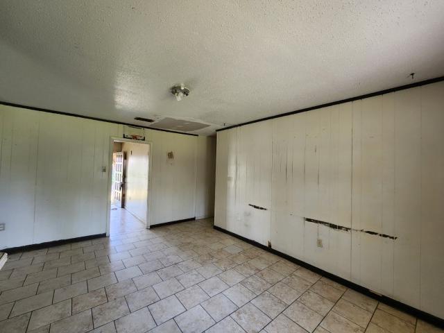 6040 W PERIMETER Drive
