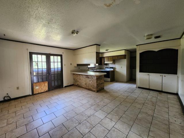 6040 W PERIMETER Drive