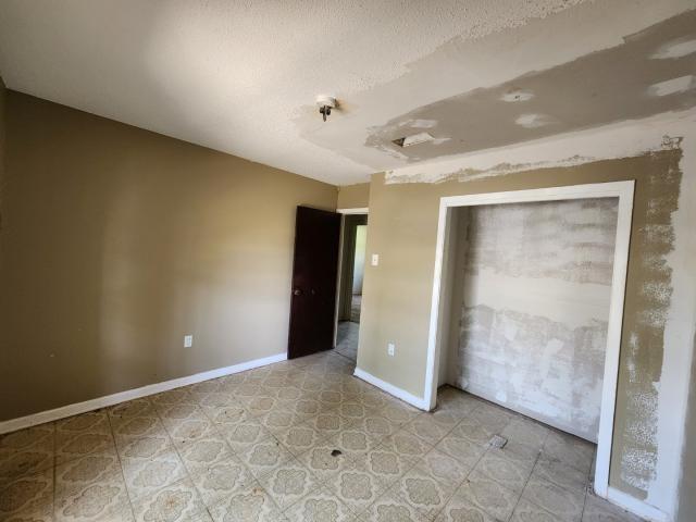 6040 W PERIMETER Drive