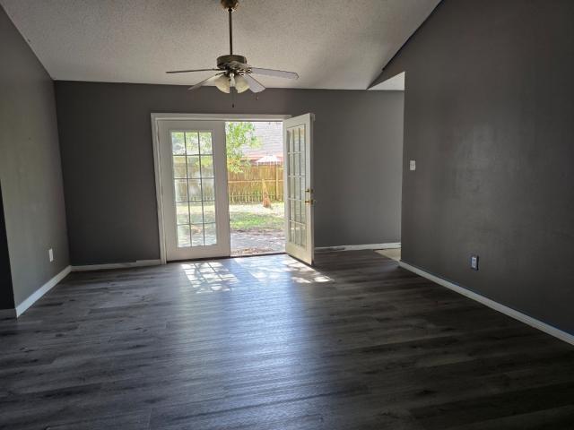 106 HEMLOCK Court