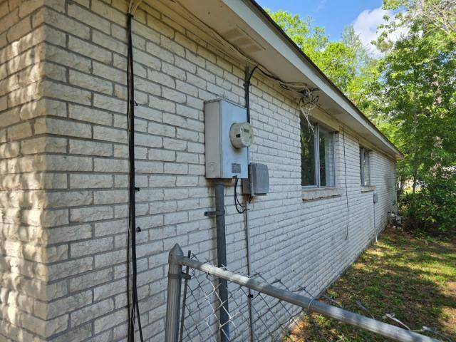 106 HEMLOCK Court
