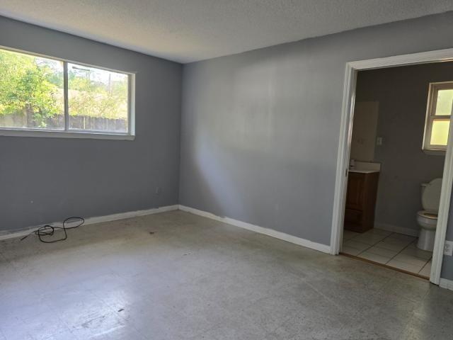 106 HEMLOCK Court