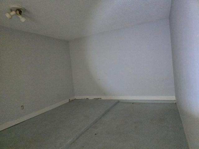 106 HEMLOCK Court