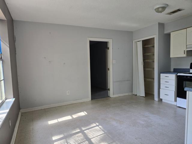 106 HEMLOCK Court